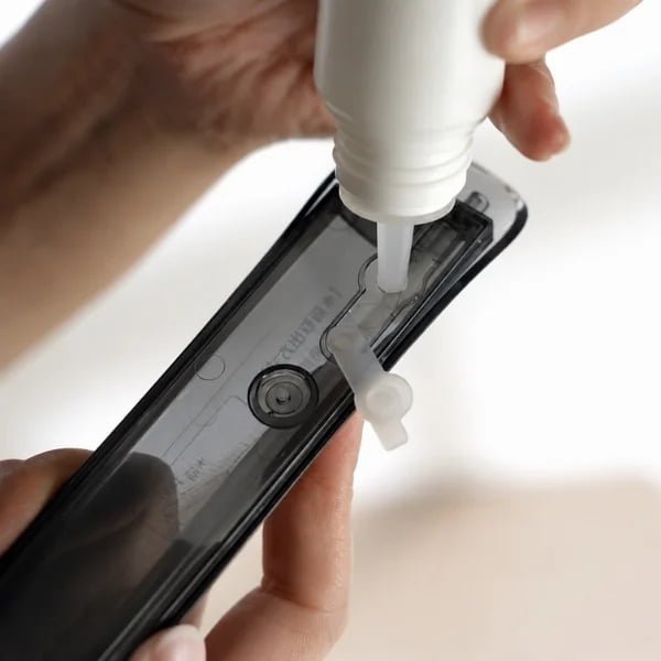 KD880 removable water tank filling during sample evaluation