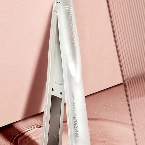 Close-up of the KD881 treatment plates housing and assembly details