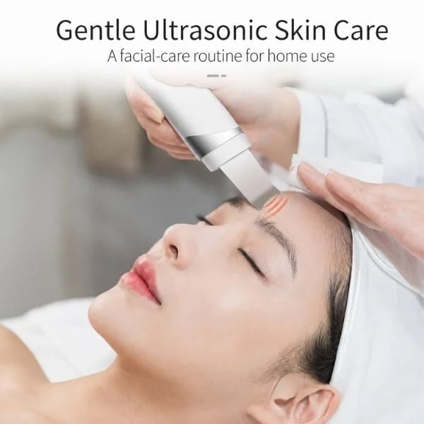 KD8023 ultrasonic skin scrubber used during a gentle facial-care treatment