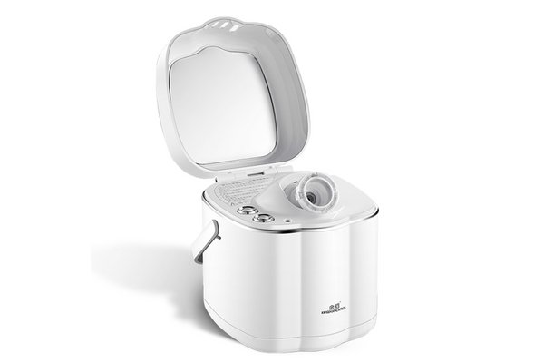 Facial steamer for B2B product evaluation
